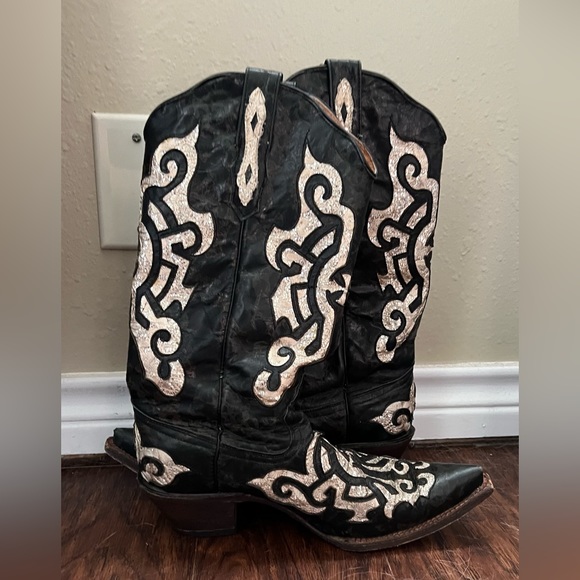 Boots! - Picture 1 of 1